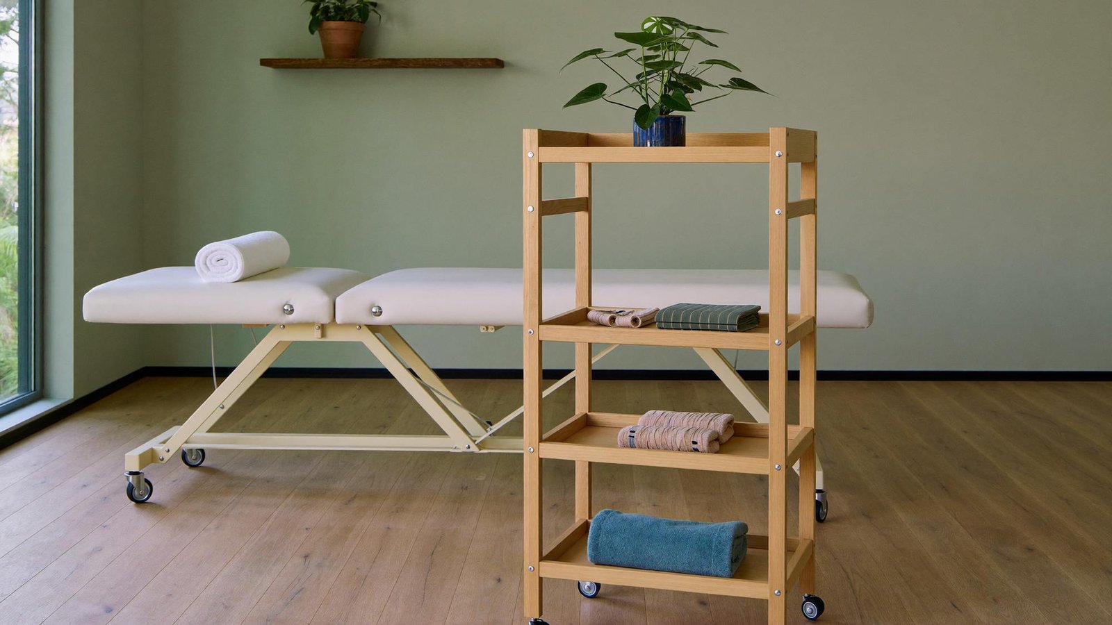 A room set up for a long, quiet session