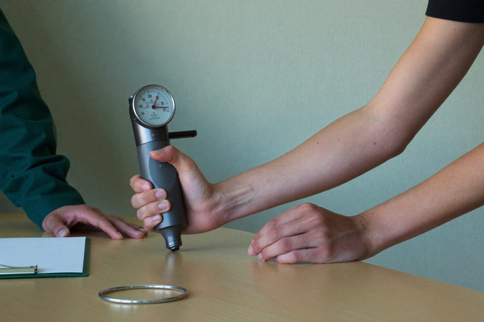 Grip and capacity measured, so the report says something concrete